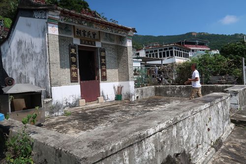Dancing All Around Chuen Lung - Image 2